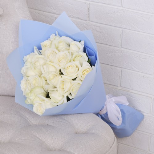 Купить на заказ Букет из 21 белой розы с доставкой в Державинске