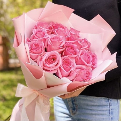 Купить на заказ Букет из 19 розовых роз с доставкой в Державинске