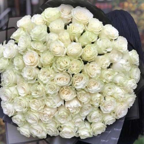 Купить на заказ Букет из 75 белых роз с доставкой в Державинске