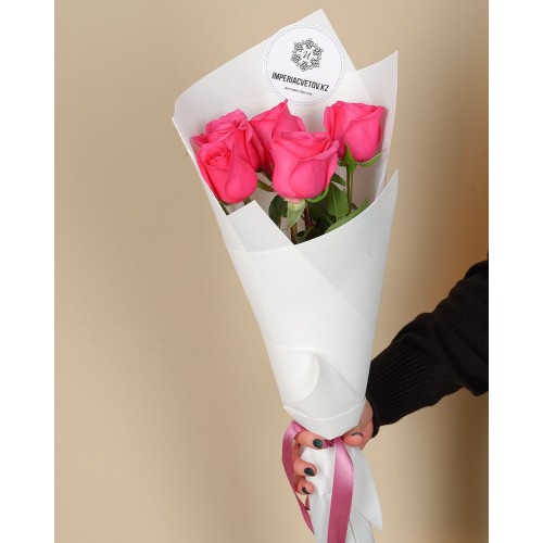 Купить на заказ Букет из 5 розовых роз с доставкой в Державинске