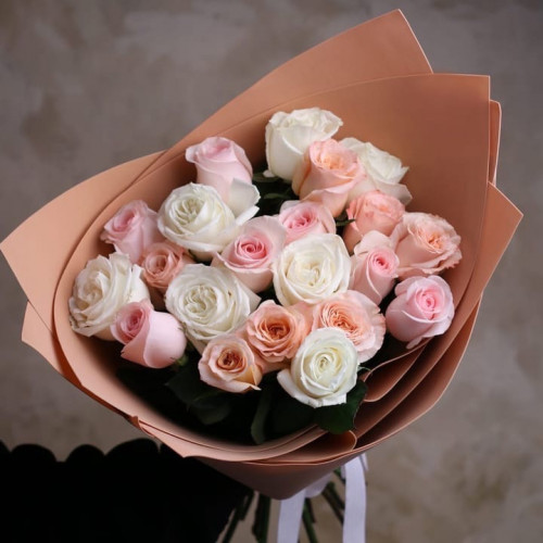 Купить на заказ Букет из 21 розы (микс) с доставкой в Державинске